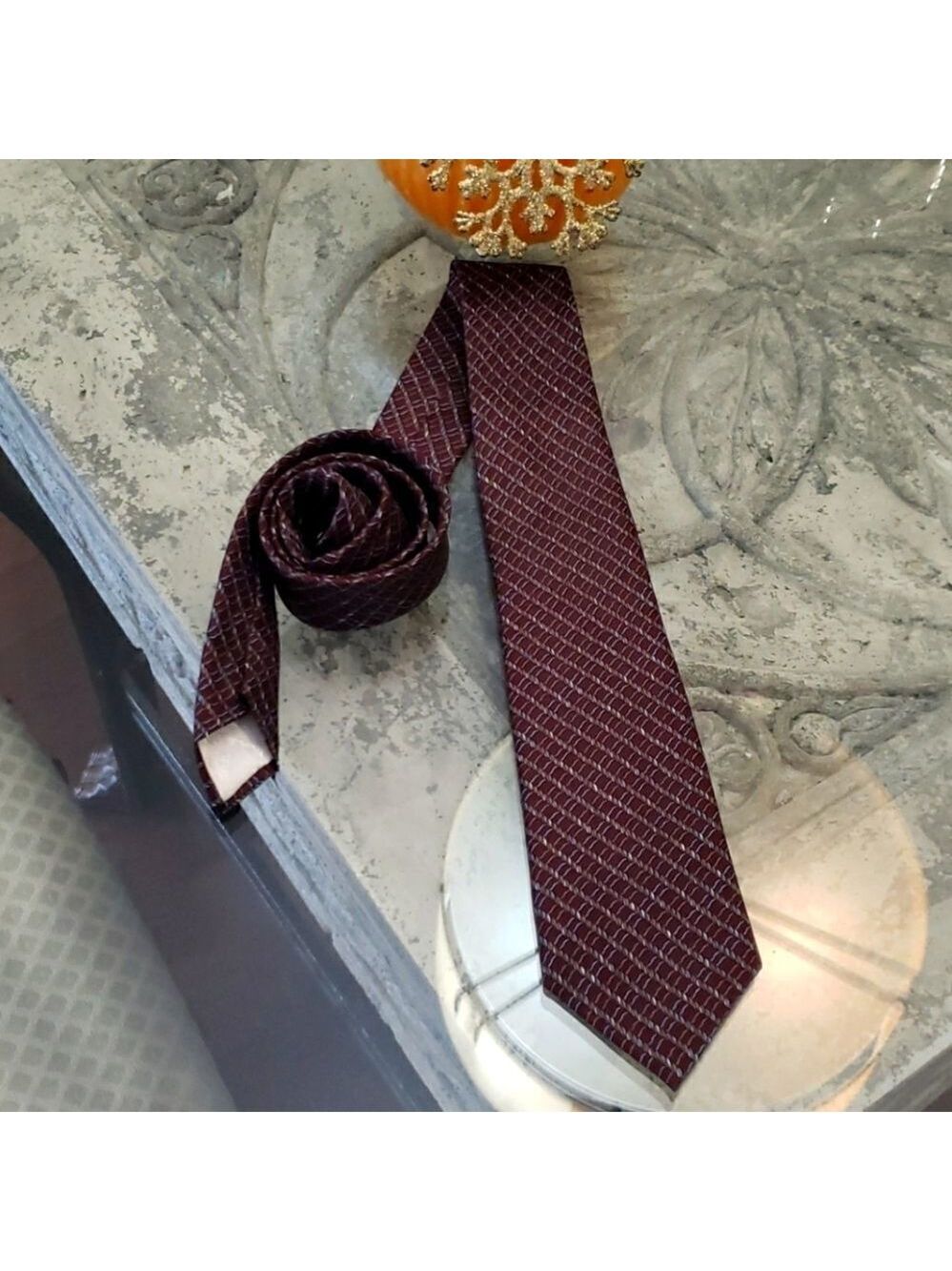 OSCAR DE LA RENTA SILK TIE